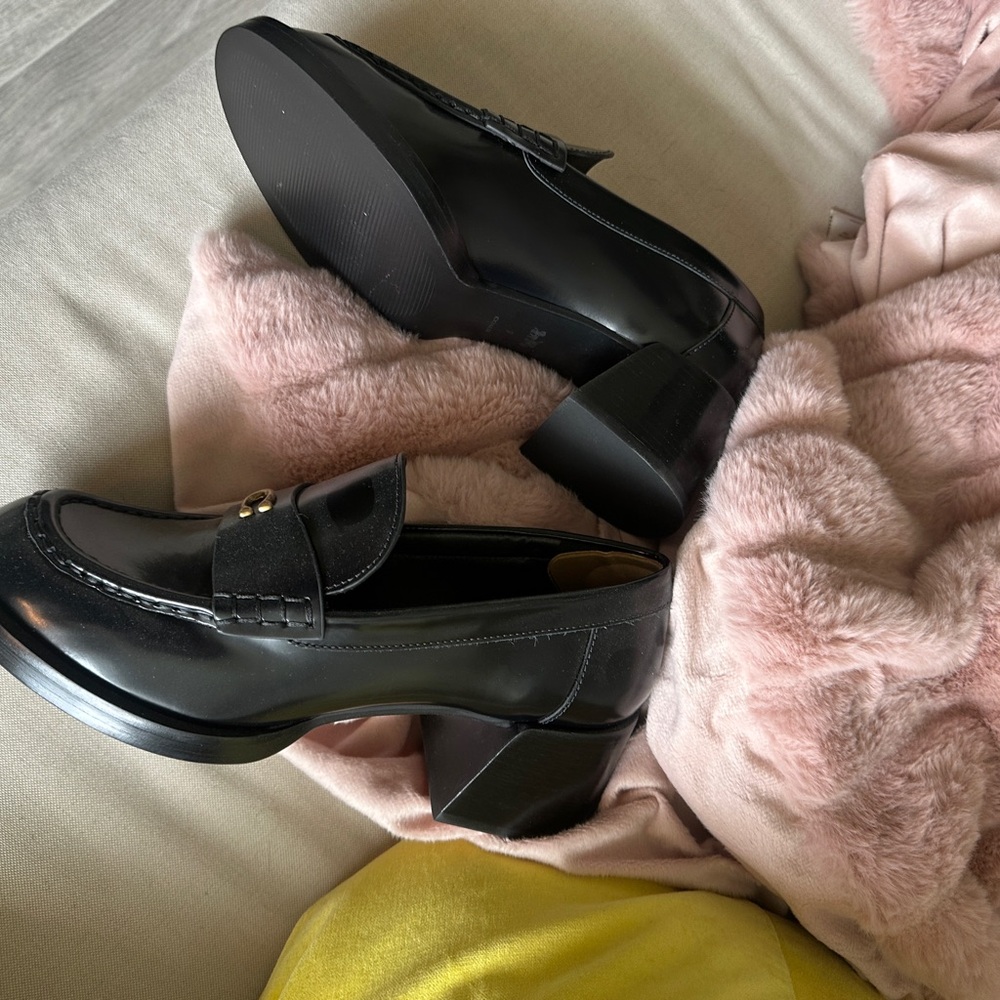 Coach Natalie Black Leather Women’s Loafers with Gold 'C' Accent - Picture 2 of 6